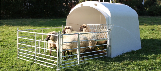 Farme stoke, svinja ili ovaca mogu pronaći pojilice, hranilice, robote, spalionice, električne ograde, ušne markice i mnoge druge vrhunske proizvode na Flekstimu.
